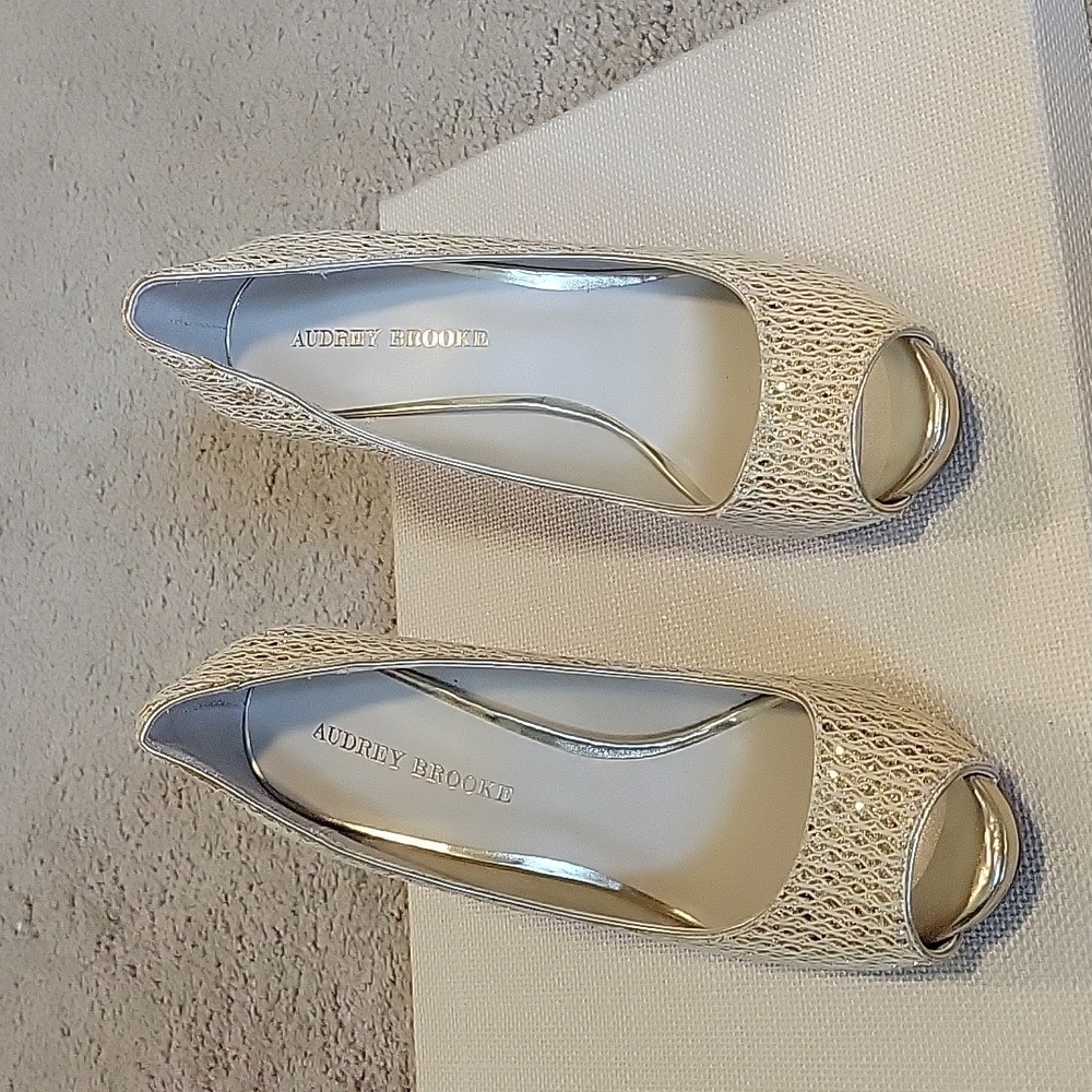 Audrey Brooke women's size 9.5 heels